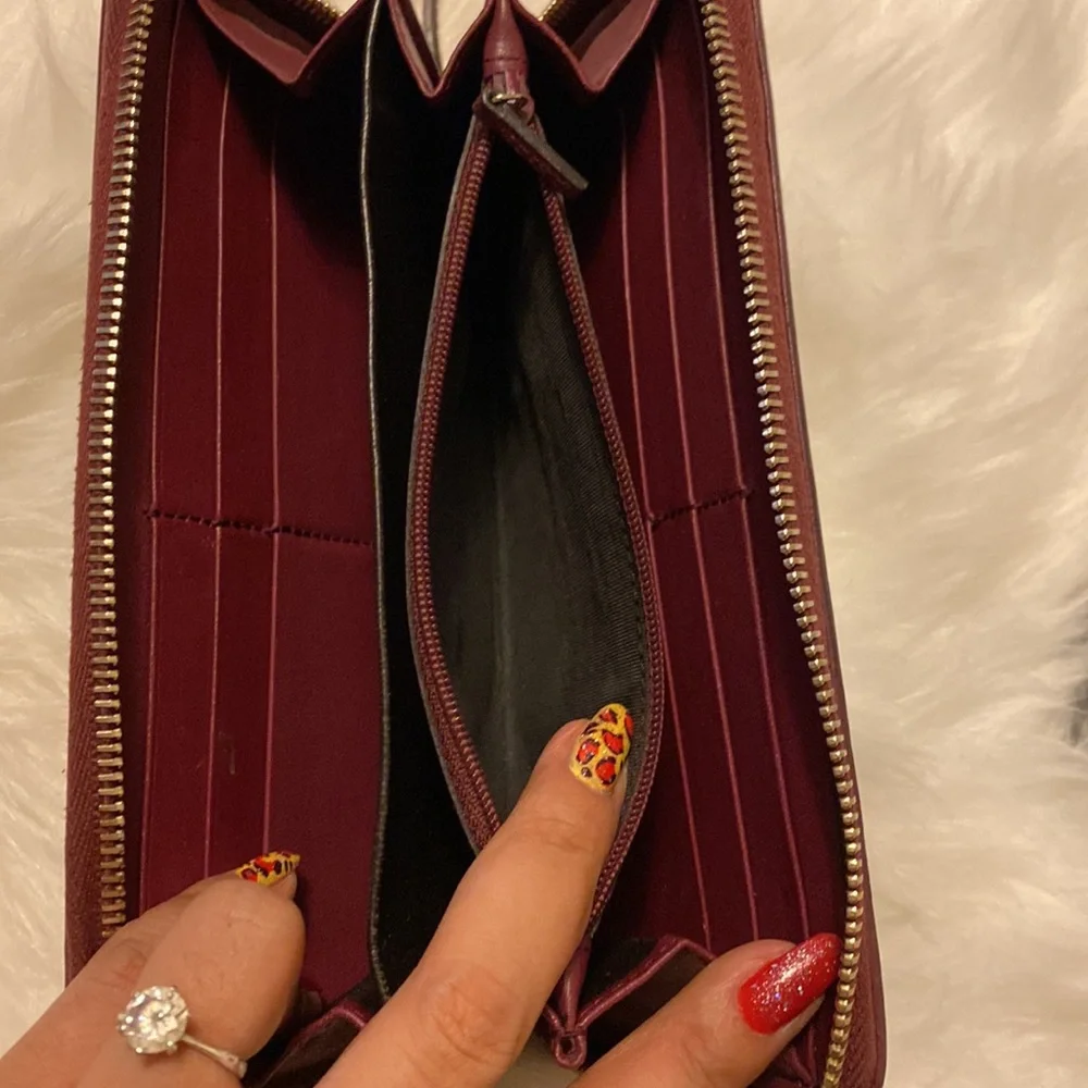 Authentic Gucci Long Zipper Wallet - Picture 8 of 10